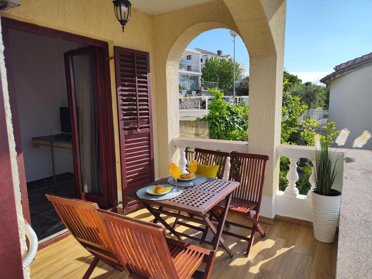 Apartments Orhidelia Нівице Екстер'єр фото